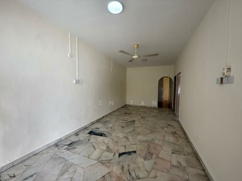 Rumah Teres 1 Tingkat untuk Dijual di Taman Skudai Baru (Skudai) - Iden Tan - Living Room - PropertyGuru.com.my