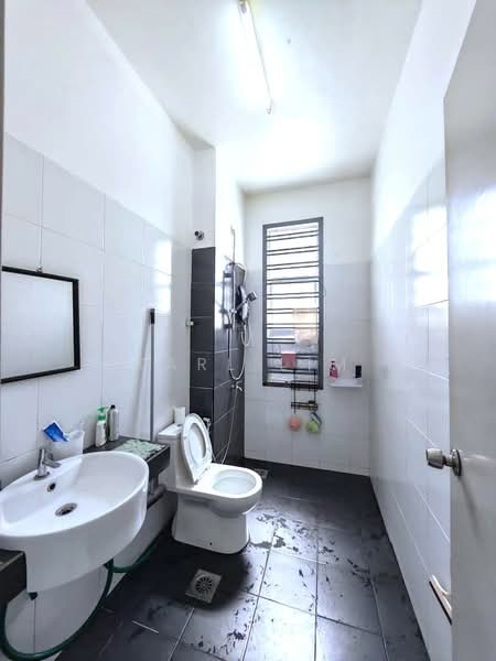 2-storey Terraced House for Sale in Taman Pelangi Indah (Ulu Tiram) - Karl Lim - Bathroom - PropertyGuru.com.my