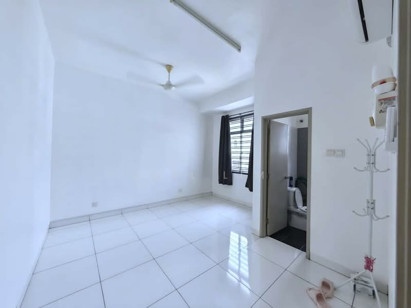 2-storey Terraced House for Sale in Taman Pelangi Indah (Ulu Tiram) - Karl Lim - Interior - PropertyGuru.com.my