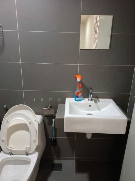 Kondominium untuk Disewa di Arte Subang West - Jacky Lin - Bathroom - PropertyGuru.com.my