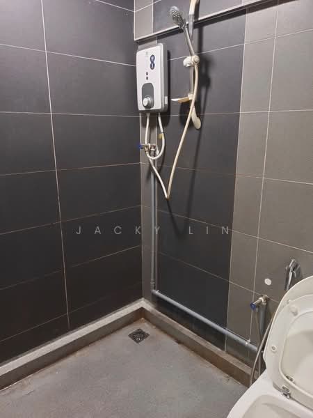 Kondominium untuk Disewa di Arte Subang West - Jacky Lin - Bathroom - PropertyGuru.com.my