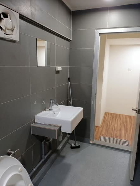Kondominium untuk Disewa di Arte Subang West - Jacky Lin - Bathroom - PropertyGuru.com.my