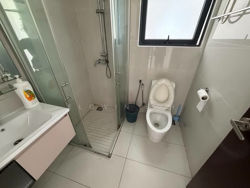 Condominium for Rent at Bay Laurel @ Country Garden Danga Bay - Eldwin Soh - Bathroom - PropertyGuru.com.my
