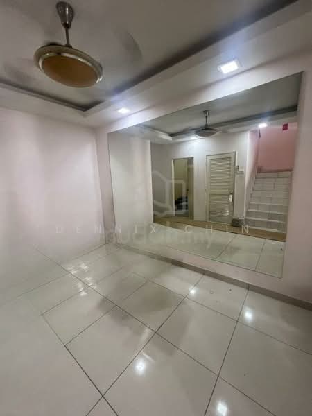 Rumah Teres 2 Tingkat untuk Disewa di Taman Universiti Indah (Seri Kembangan) - Dennix Chin - Interior - PropertyGuru.com.my