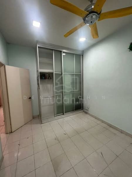Rumah Teres 2 Tingkat untuk Disewa di Taman Universiti Indah (Seri Kembangan) - Dennix Chin - Bedroom - PropertyGuru.com.my