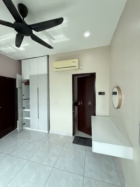 Servis Apartment untuk Dijual di Sky Peak Residences - John Pharn - Bedroom - PropertyGuru.com.my