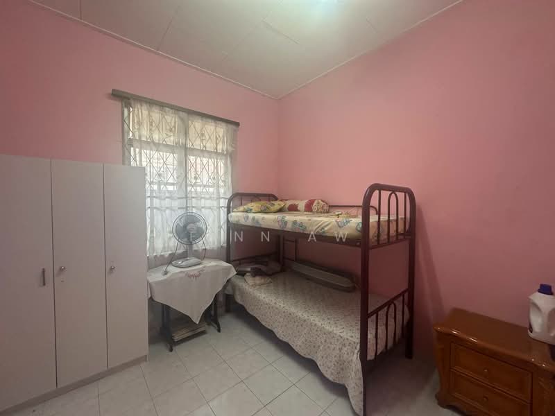 Rumah Teres 1 Tingkat untuk Dijual di Senai (Kulai) - Finn Aw - Bedroom - PropertyGuru.com.my