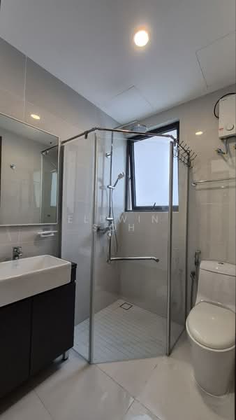 Condominium for Rent at Amberside @ Country Garden Danga Bay - Eldwin Soh - Bathroom - PropertyGuru.com.my