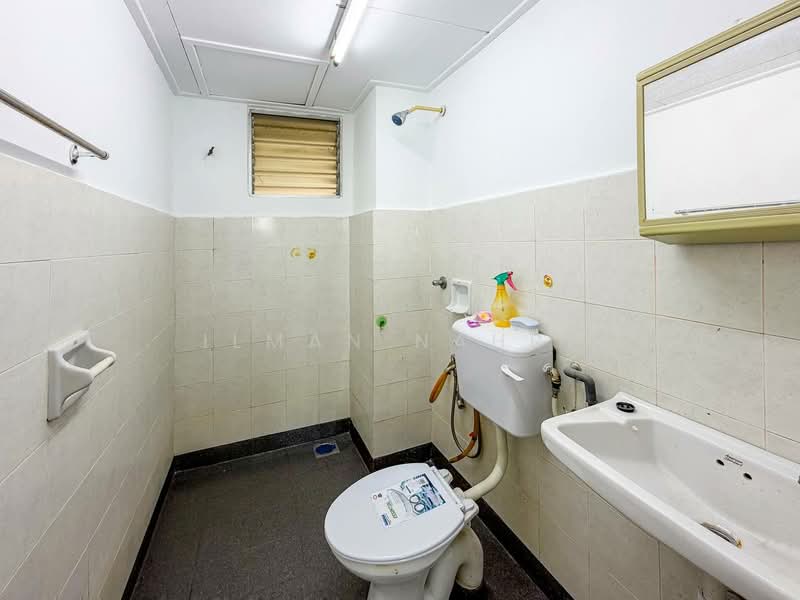 Apartment for Sale at Pangsapuri Cemara - Ilman Nahri - Bathroom - PropertyGuru.com.my