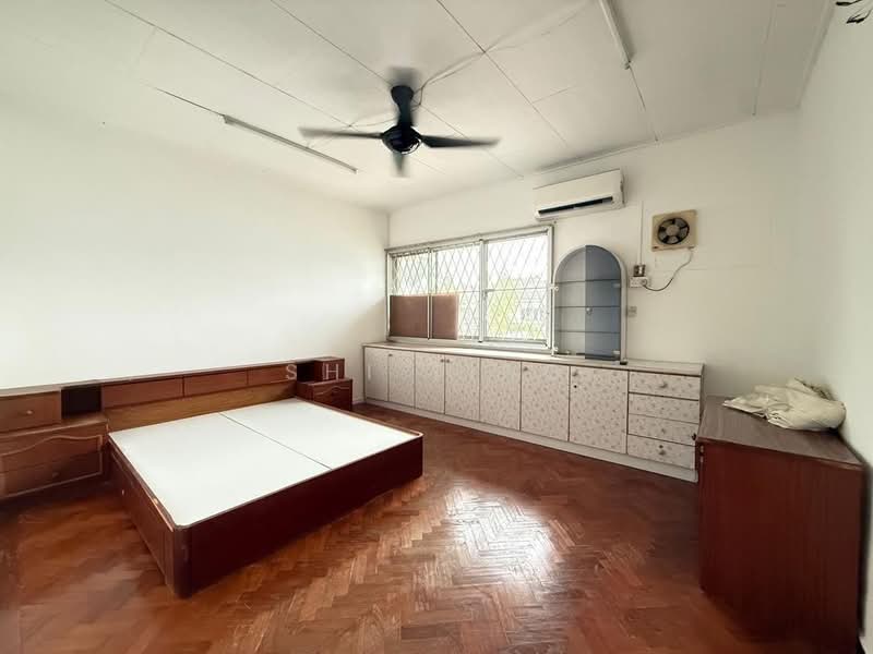 2-storey Terraced House for Sale in Taman Pelangi (Johor Bahru) - Shi Ting - Bedroom - PropertyGuru.com.my