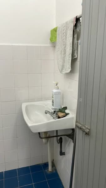 2-storey Terraced House for Rent in Taman Pengkalan Machang (Butterworth) - Mike Kuar - Bathroom - PropertyGuru.com.my
