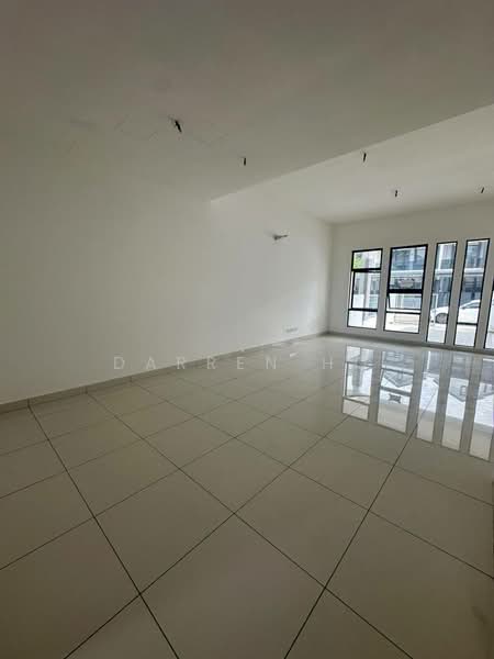 Rumah Teres 2 Tingkat untuk Dijual di Setia Tropika (Johor Bahru) - Darren Ho - Living Room - PropertyGuru.com.my