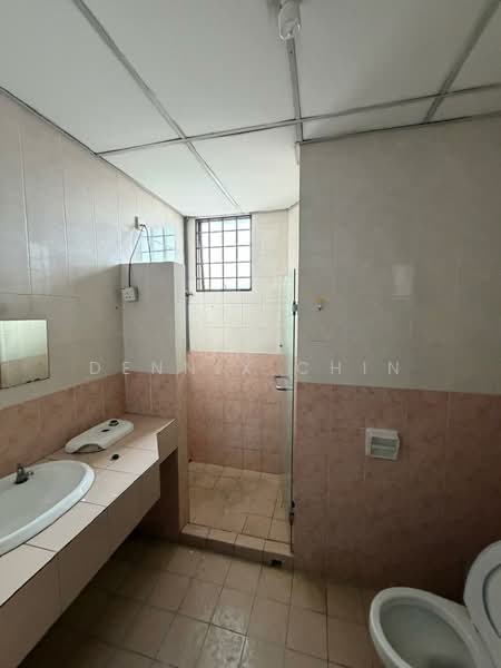2-storey Terraced House for Rent in Sungai Long (Bandar Sungai Long) - Dennix Chin - Bathroom - PropertyGuru.com.my