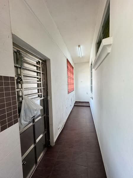 1-storey Terraced House for Sale in Taman Impian Emas (Skudai) - Darren Ho - Corridor - PropertyGuru.com.my