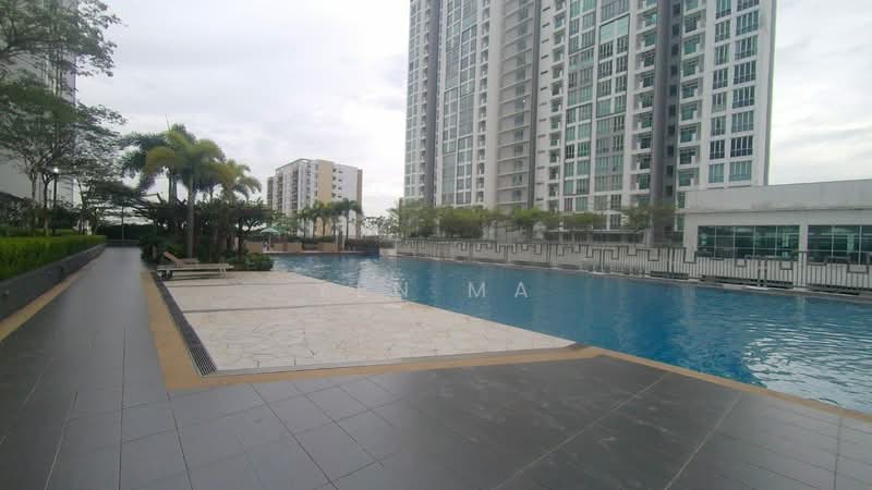 Servis Apartment untuk Dijual di Meridin Bayvue @ Sierra Perdana - Yen Ma - Pool - PropertyGuru.com.my