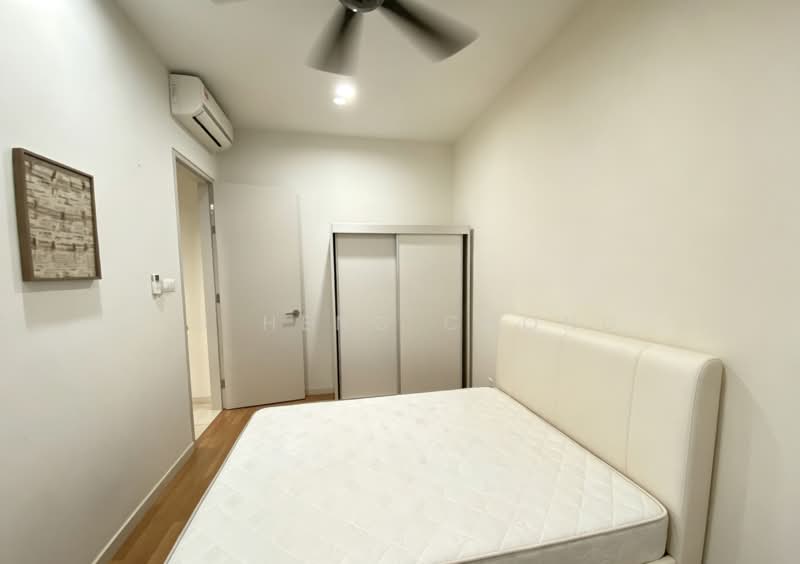 Kediaman Servis untuk Dijual di Sunway Geo Residence - Yu Heng Chong - Bedroom - PropertyGuru.com.my