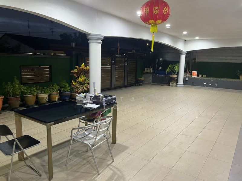 Rumah Berkembar untuk Dijual di Taman Johor (Tampoi) - Nelson Tan Poh Kiong - Exterior - PropertyGuru.com.my