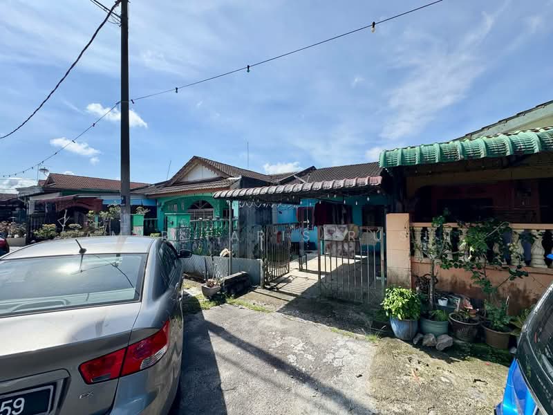 Rumah Teres 1 Tingkat untuk Dijual di Taman Sayong Indah (Ulu Sungai Johor) - Amir Faris Rusli - Exterior - PropertyGuru.com.my