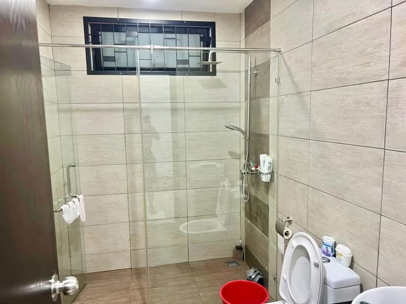 Servis Apartment untuk Dijual di Molek Regency - Hayden Chong - Bathroom - PropertyGuru.com.my