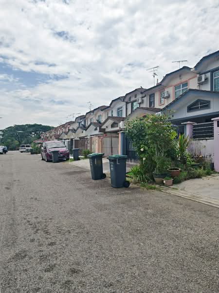 Rumah Teres 2 Tingkat untuk Dijual di Taman Bestari Indah (Ulu Tiram) - Lui Lui - Exterior - PropertyGuru.com.my