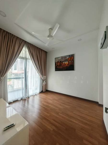 Rumah Banglo untuk Dijual di Semenyih (Selangor) - Mohd Aizat Saiful Bahri - Living Room - PropertyGuru.com.my