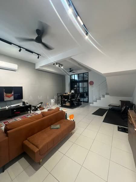 Rumah Teres 2 Tingkat untuk Dijual di Taman Pulai Mutiara (Iskandar Puteri (Nusajaya)) - Amir Faris Rusli - Living Room - PropertyGuru.com.my