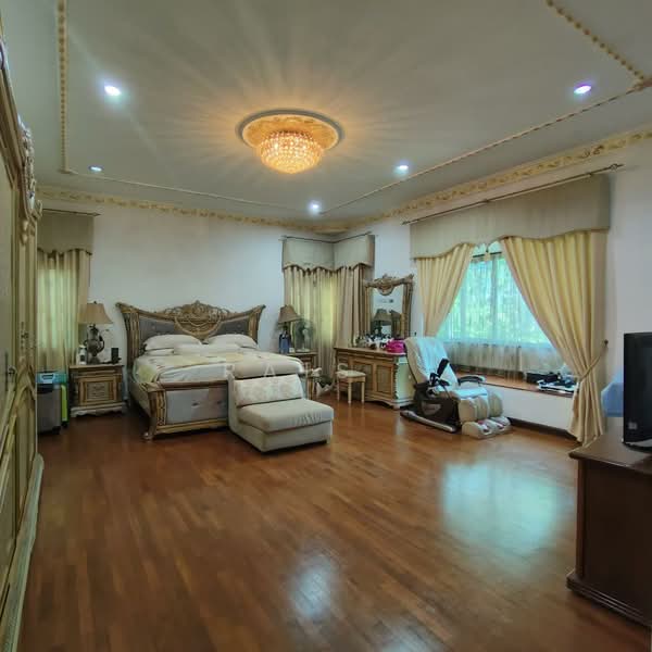 Bungalow for Sale in Setia Eco Park (Setia Alam) - RAIS . - Master Bedroom - PropertyGuru.com.my