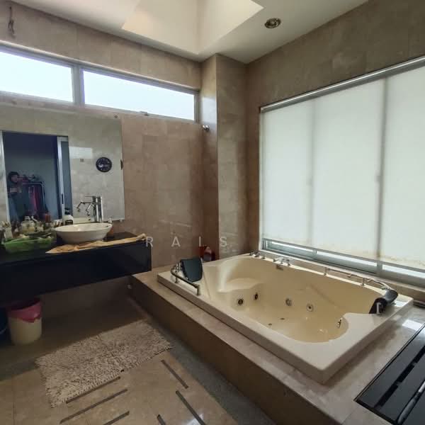 Bungalow for Sale in Setia Eco Park (Setia Alam) - RAIS . - Bathroom - PropertyGuru.com.my