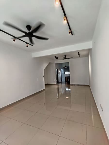 2-storey Terraced House for Rent in Bandar Dato Onn (Tebrau) - Li Wei - Living Room - PropertyGuru.com.my