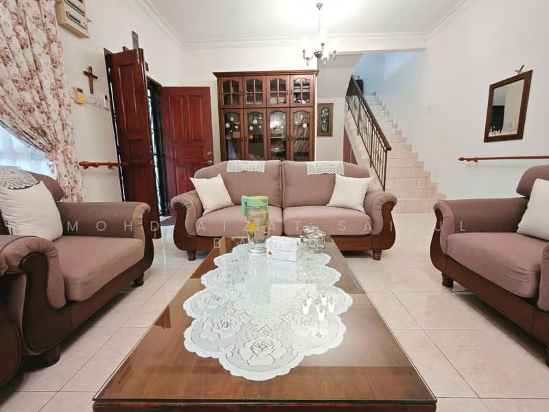 Semi-Detached House for Sale in Taman Setia 2 (Balakong) - Mohd Aizat Saiful Bahri - Living Room - PropertyGuru.com.my