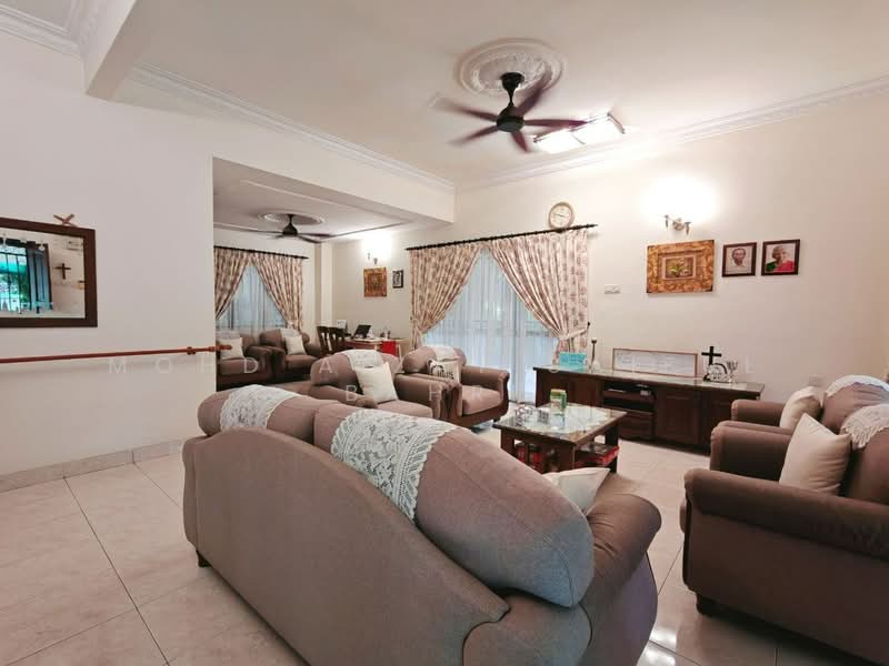 Semi-Detached House for Sale in Taman Setia 2 (Balakong) - Mohd Aizat Saiful Bahri - Living Room - PropertyGuru.com.my