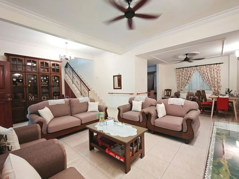 Semi-Detached House for Sale in Taman Setia 2 (Balakong) - Mohd Aizat Saiful Bahri - Living Room - PropertyGuru.com.my