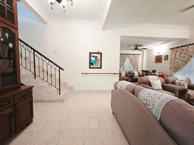 Semi-Detached House for Sale in Taman Setia 2 (Balakong) - Mohd Aizat Saiful Bahri - Living Room - PropertyGuru.com.my