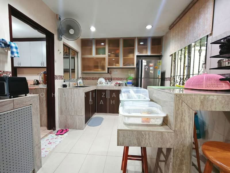 Semi-Detached House for Sale in Taman Setia 2 (Balakong) - Mohd Aizat Saiful Bahri - Kitchen - PropertyGuru.com.my