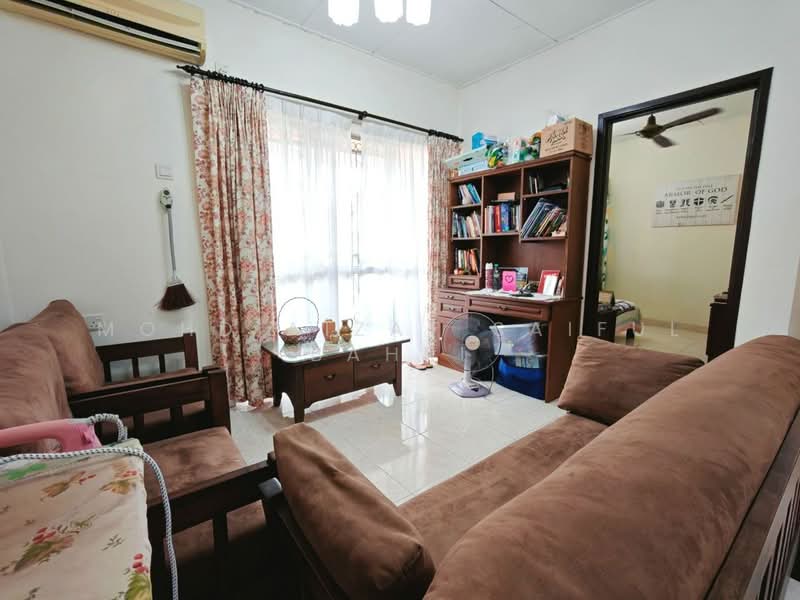 Semi-Detached House for Sale in Taman Setia 2 (Balakong) - Mohd Aizat Saiful Bahri - Living Room - PropertyGuru.com.my