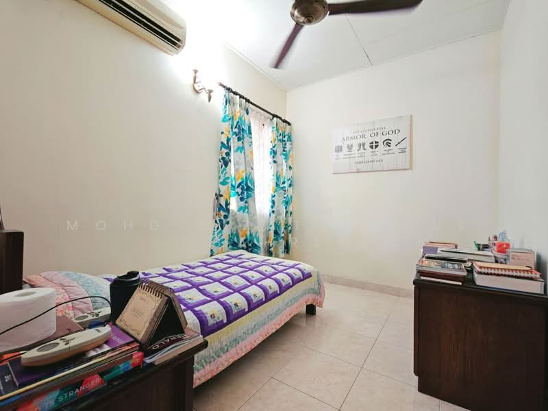 Semi-Detached House for Sale in Taman Setia 2 (Balakong) - Mohd Aizat Saiful Bahri - Bedroom - PropertyGuru.com.my