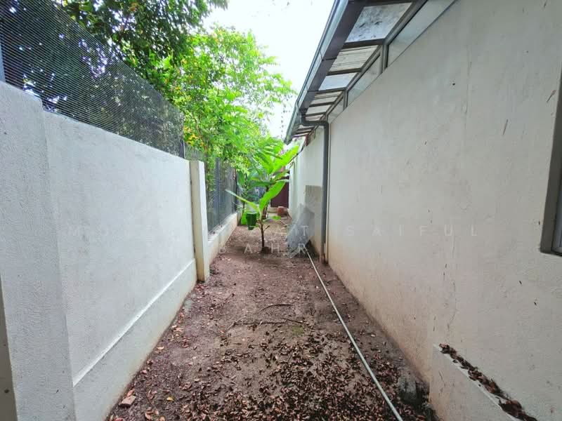 Semi-Detached House for Sale in Taman Setia 2 (Balakong) - Mohd Aizat Saiful Bahri - Exterior - PropertyGuru.com.my