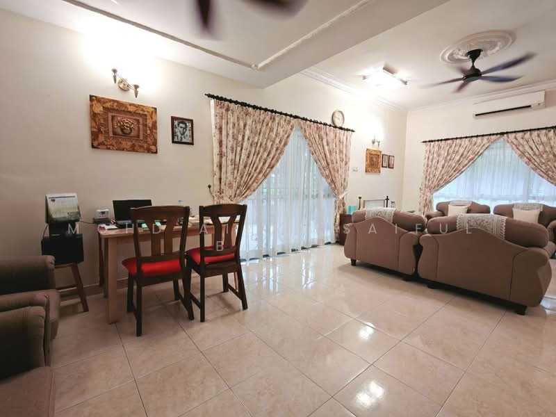 Semi-Detached House for Sale in Taman Setia 2 (Balakong) - Mohd Aizat Saiful Bahri - Living Room - PropertyGuru.com.my