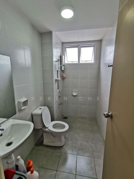 Apartment for Sale at Austin Suites (Permata Austin) - Darren Chen - Bathroom - PropertyGuru.com.my