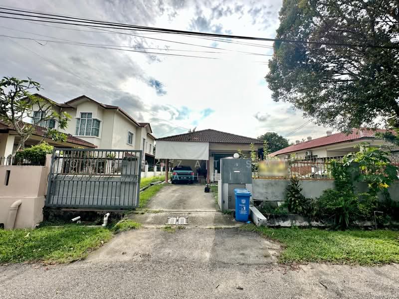 Rumah Banglo untuk Dijual di Shah Alam (Selangor) - Mohd Aizat Saiful Bahri - Exterior - PropertyGuru.com.my