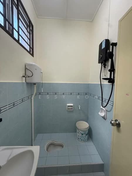 Rumah Teres 1.5 Tingkat untuk Disewa di Taman Setia Indah (Tebrau) - Jessy Koh - Bathroom - PropertyGuru.com.my
