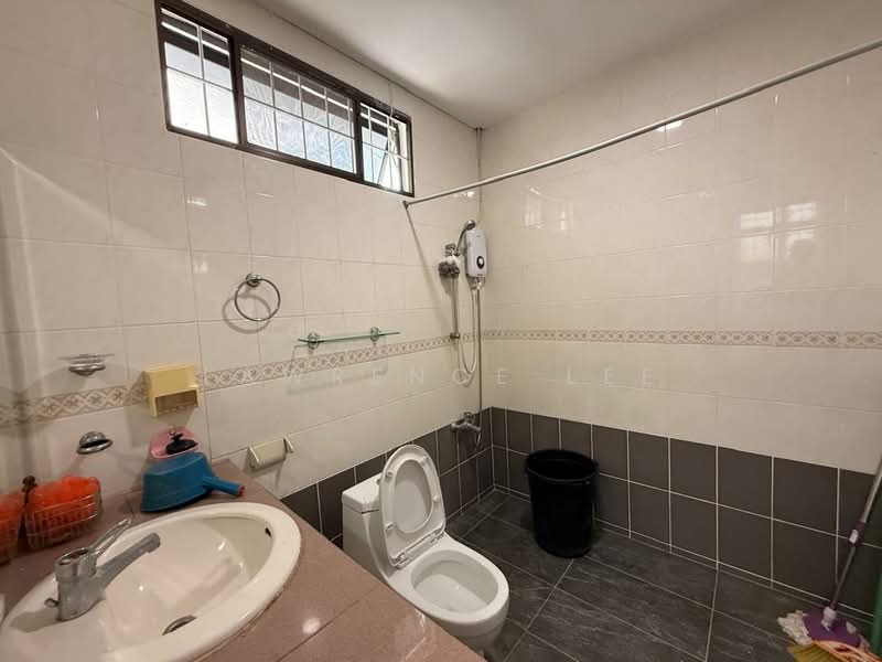 2-storey Terraced House for Rent in Kuching (Sarawak) - Lawrence Lee - Bathroom - PropertyGuru.com.my