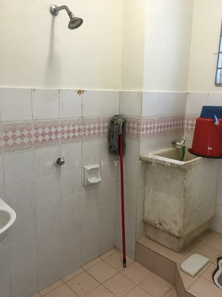 2-storey Terraced House for Sale in Taman Tasik Utama (Bukit Katil) - Wesley Tan - Bathroom - PropertyGuru.com.my