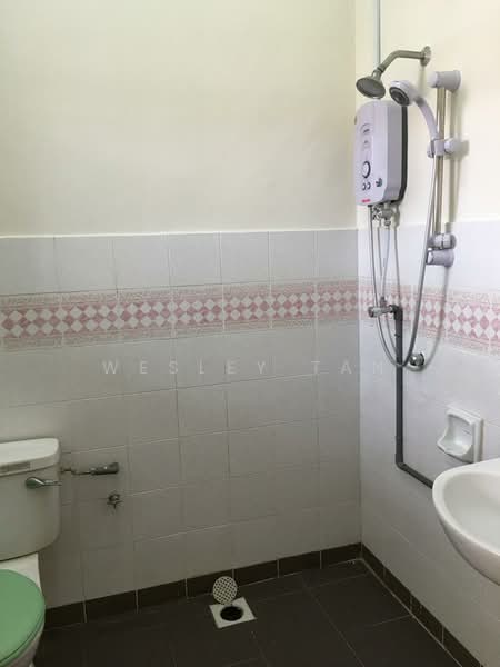 2-storey Terraced House for Sale in Taman Tasik Utama (Bukit Katil) - Wesley Tan - Bathroom - PropertyGuru.com.my