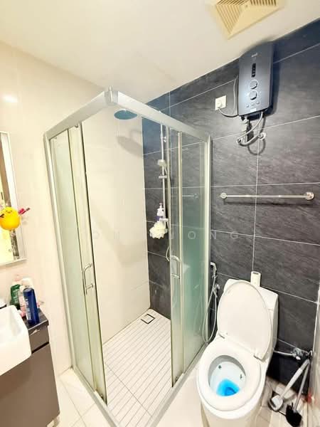 Condominium for Rent at Bay Laurel @ Country Garden Danga Bay - Jony Jong - Bathroom - PropertyGuru.com.my