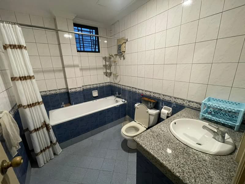 Kondominium untuk Dijual di Village Grove - Alfred Chua - Bathroom - PropertyGuru.com.my