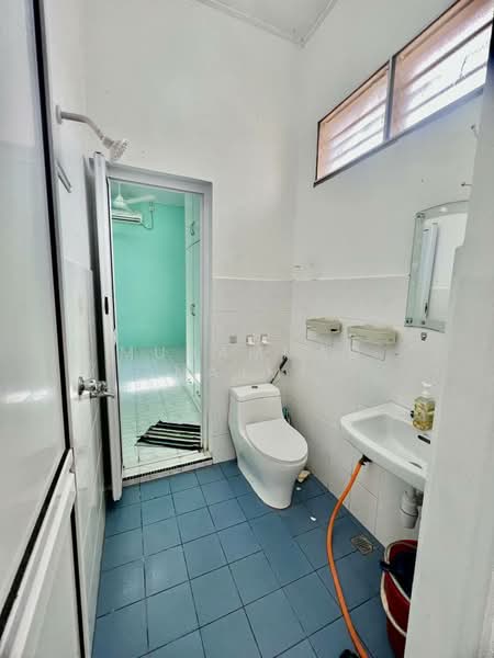 Rumah Banglo untuk Dijual di Kemaman (Terengganu) - Muhammad Najmi - Bathroom - PropertyGuru.com.my