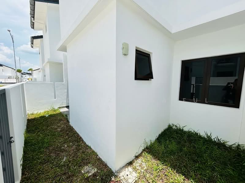 Rumah Teres 2 Tingkat untuk Dijual di Sepang (Selangor) - Mohd Aizat Saiful Bahri - Exterior - PropertyGuru.com.my