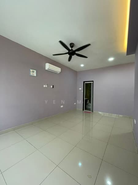 Servis Apartment untuk Dijual di Palazio - Yen Ma - Living Room - PropertyGuru.com.my