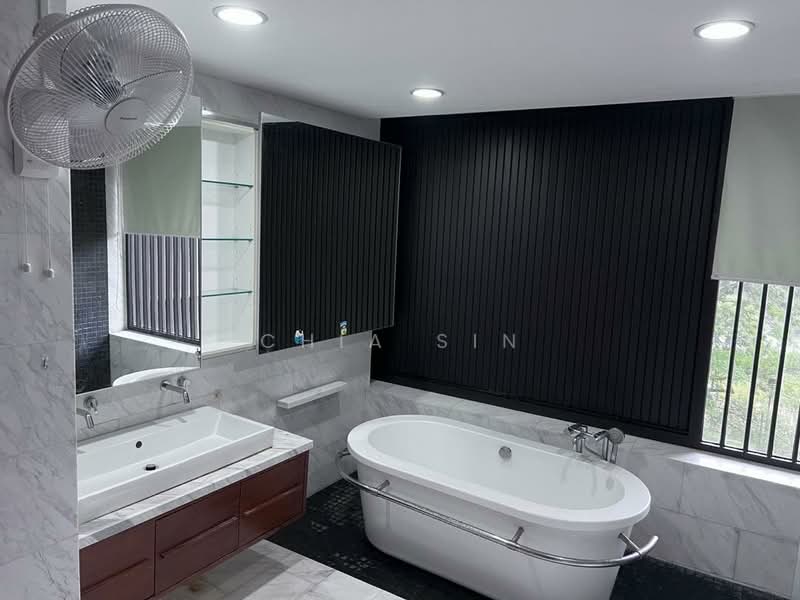 Kondominium untuk Dijual di Dedaun Condominium - Chia Sin - Bathroom - PropertyGuru.com.my